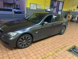 Grigio Usata 2009 BMW 320 Tre volumi | 6000 € (Cara)