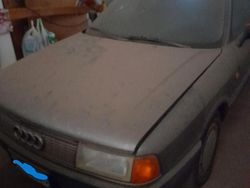 Grigio Usata 1980 Audi 80 Tre volumi | 1000 €
