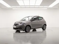 Grigio pietra [695] metallizzato/micalizzato Usata 2023 Lancia Ypsilon Gold Due volumi | 13.060 € (Buon prezzo)