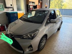 Argento Usata 2016 Toyota Yaris Active Due volumi | 10.900 € (Cara)