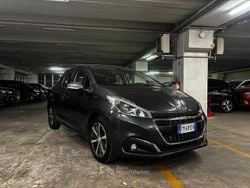 Grigio Usata 2017 Peugeot 208 Allure Due volumi | 8900 € (Buon prezzo)