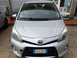 Argento Usata 2014 Toyota Yaris Hybrid Lounge Tre volumi | 6000 € (Ottimo prezzo)
