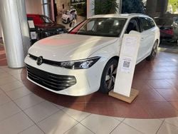 Bianco Nuova 2025 VW Passat Business Station wagon | 44.900 € (Buon prezzo)