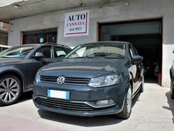 Grigio Usata 2015 VW Polo Tre volumi | 8999 € (Cara)