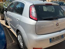 Grigio Usata 2012 Fiat Punto Due volumi | 5700 € (Buon prezzo)
