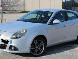 Blu Usata 2014 Alfa Romeo Giulietta Distinctive Tre volumi | 8500 € (Cara)