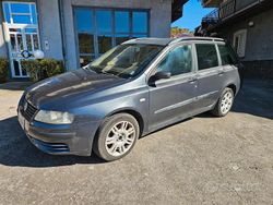 Grigio Usata 2003 Fiat Stilo Dynamic Tre volumi | 1199 € (Buon prezzo)