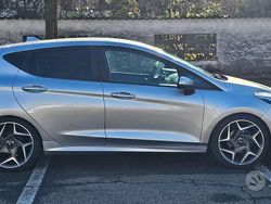 Grigio Usata 2018 Ford Fiesta ST-Line Tre volumi | 9000 € (Buon prezzo)