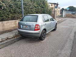 Grigio Usata 2005 Skoda Fabia Tre volumi | 400 €
