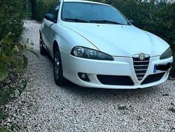 Bianco Usata 2006 Alfa Romeo 147 Due volumi | 2500 € (Buon prezzo)