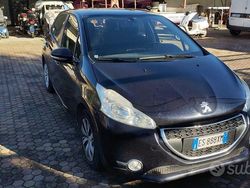 Blu Usata 2012 Peugeot 208 Active Due volumi | 5500 € (Cara)