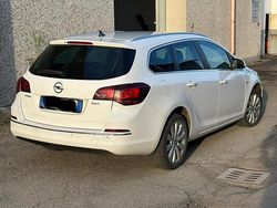Usata 2015 Opel Astra Station wagon | 6100 €