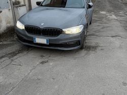 Blu/azzurro Usata 2018 BMW 520 Luxury Line Tre volumi | 24.599 € (Ottimo prezzo)