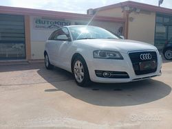 Bianco Usata 2012 Audi A3 Ambiente Tre volumi | 6900 € (Buon prezzo)
