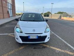 Bianco Usata 2011 Renault Clio II Tre volumi | 3500 € (Buon prezzo)