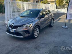 Grigio Usata 2022 Renault Captur Techno SUV | 14.850 € (Buon prezzo)