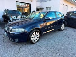 Blu/azzurro Usata 2005 Audi A3 Ambition Tre volumi | 1800 € (Super prezzo)