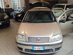 Marrone Usata 2009 Fiat Punto Active Tre volumi | 2990 € (Buon prezzo)