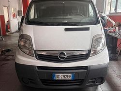 Bianco Usata 2006 Opel Vivaro Monovolume | 4000 €