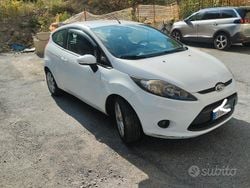 Bianco Usata 2010 Ford Fiesta Due volumi | 2300 € (Buon prezzo)