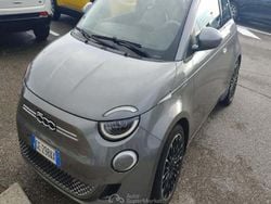 Grigio scuro / metallizzato Usata 2021 Fiat 500e La Prima Cabrio | 17.450 € (Buon prezzo)