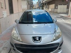 Grigio Usata 2007 Peugeot 207 Tre volumi | 2000 € (Super prezzo)