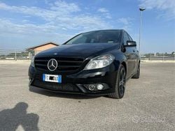 Nero Usata 2012 Mercedes B180 Monovolume | 6500 € (Molto cara)