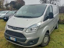 Grigio Usata 2015 Ford Transit Custom Trend Tre volumi | 8700 € (Buon prezzo)