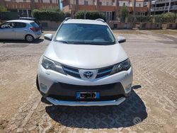 Bianco Usata 2015 Toyota RAV4 Style SUV | 11.000 € (Buon prezzo)