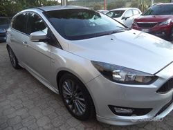 Grigio Usata 2018 Ford Focus ST-Line Tre volumi | 11.900 € (Cara)