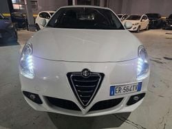 Bianco Usata 2013 Alfa Romeo Giulietta Tre volumi | 8000 € (Buon prezzo)