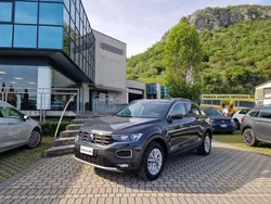 Grigio scuro Usata 2021 VW T-Roc Business SUV | 17.200 € (Buon prezzo)