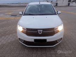 Bianco Usata 2020 Dacia Sandero Comfort Due volumi | 9999 € (Ottimo prezzo)
