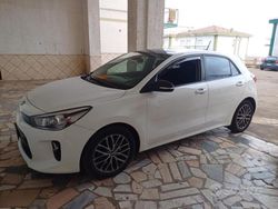 Bianco Usata 2016 Kia Rio Tre volumi | 9000 €