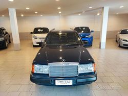 Blu Usata 1992 Mercedes 190 Tre volumi | 12.500 €