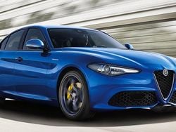 Rosso etna Nuova 2025 Alfa Romeo Giulia Veloce Tre volumi | 44.900 € (Buon prezzo)