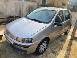 Usata 2000 Fiat Punto Tre volumi | 699 € (Buon prezzo)