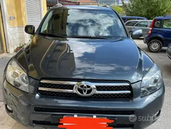 Usata 2005 Toyota RAV4 SUV | 6500 € (Molto cara)