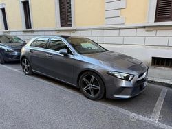 Grigio Usata 2018 Mercedes A180 Executive Tre volumi | 19.900 € (Buon prezzo)