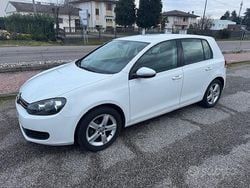 Bianco Usata 2011 VW Golf VI United Tre volumi | 5800 € (Buon prezzo)