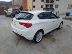 Bianco Usata 2012 Alfa Romeo Giulietta Exclusive Tre volumi | 6990 € (Buon prezzo)