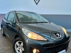 Grigio Usata 2010 Peugeot 207 Tre volumi | 3400 € (Buon prezzo)