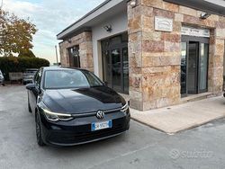 Nero Usata 2022 VW Golf Life Tre volumi | 21.500 € (Buon prezzo)
