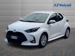 Bianco Usata 2023 Toyota Yaris Active Tre volumi | 14.800 € (Buon prezzo)