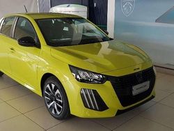Giallo Nuova 2025 Peugeot 208 Style Due volumi | 17.350 € (Buon prezzo)