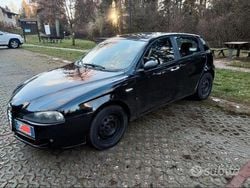 Nero Usata 2008 Alfa Romeo 147 Due volumi | 1000 € (Ottimo prezzo)