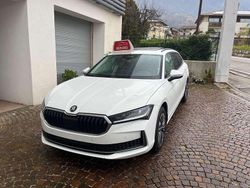 Bianco Usata 2024 Skoda Superb Selection Station wagon | 32.900 € (Cara)