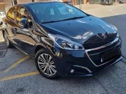 Blu Usata 2018 Peugeot 208 Active Due volumi | 8290 € (Ottimo prezzo)