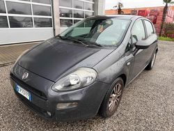Nero Usata 2014 Fiat Punto Lounge Tre volumi | 3950 € (Buon prezzo)