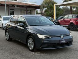 Grigio Usata 2023 VW Golf Style Tre volumi | 19.900 € (Buon prezzo)